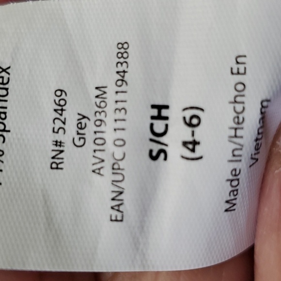 Avia, Beautiful shade of gray leggings size small (2-4) 2 big pockets in front. - Picture 8 of 9